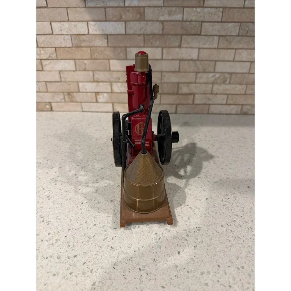 Ertl‎ IHC Titan Gasoline Engine 1/8 Scale 1994 #4352